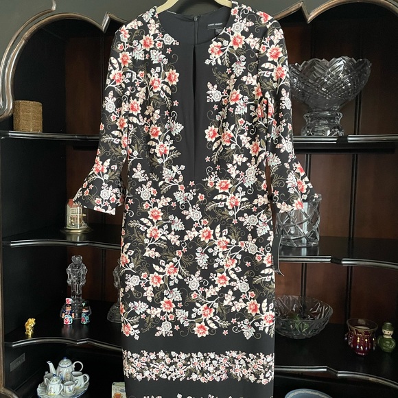 NWT maggie London sheath dress  fully lined. Keyhole neck ruffled sleeve size 4 - Picture 2 of 5